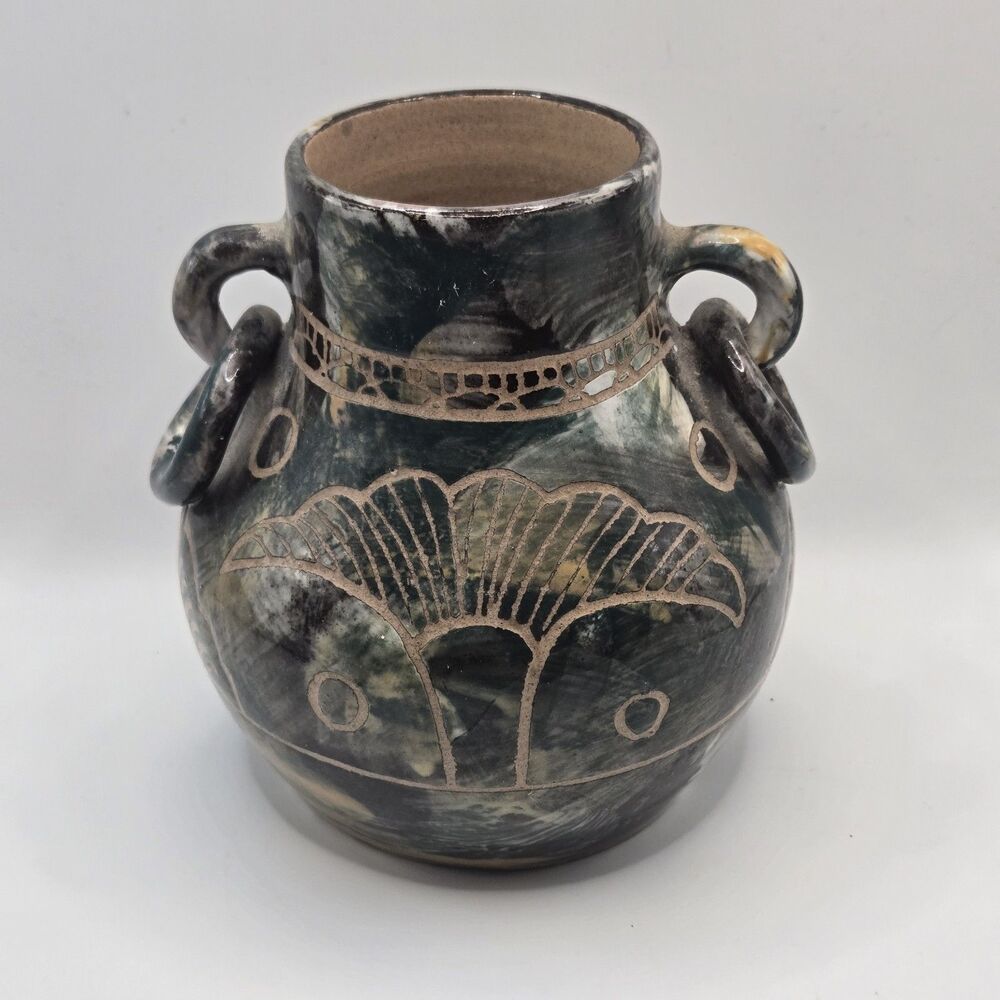 Wassi Art Jamaica Vase Hand Carved